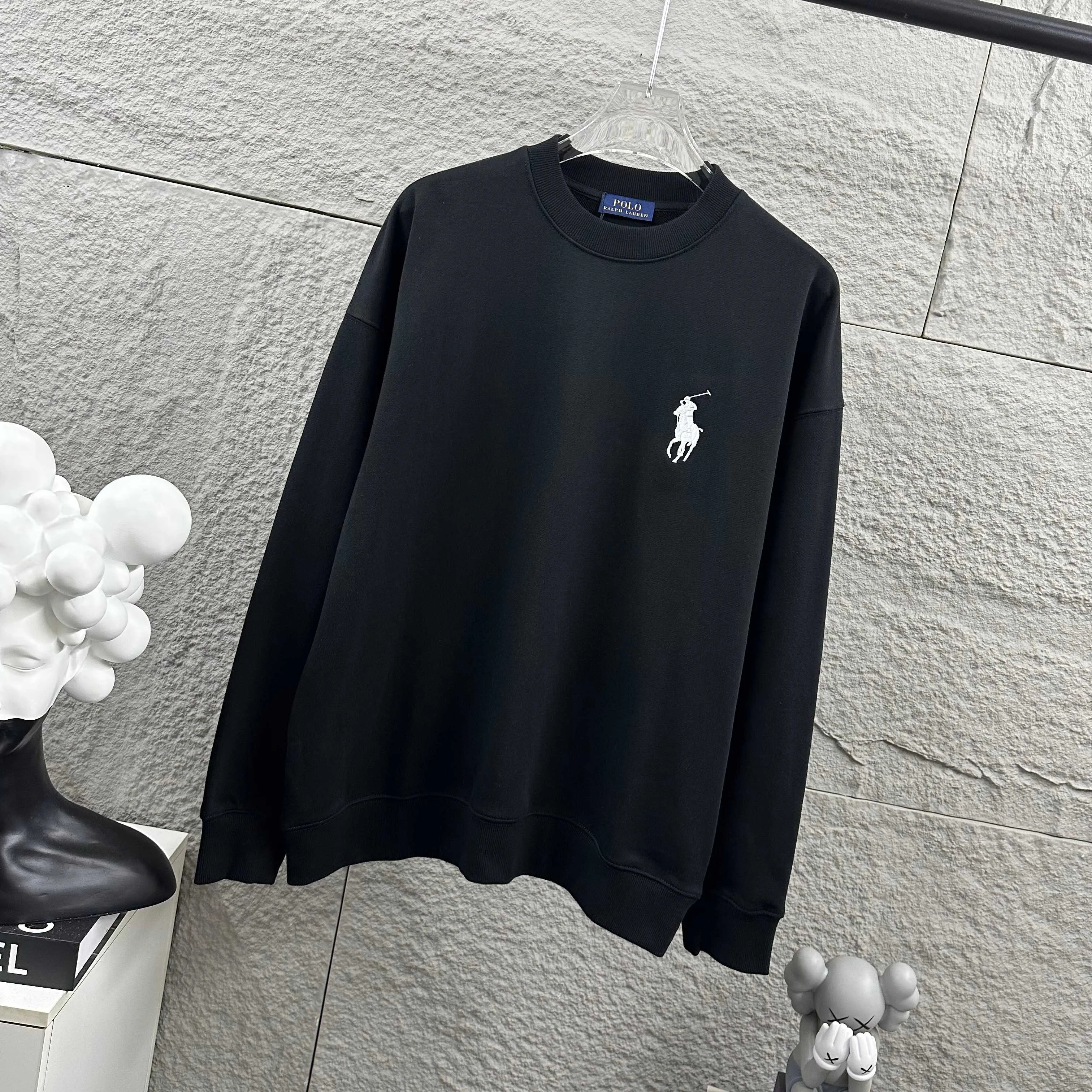 P210 Polo* Ralph Lauren 2025 Autumn and Winter new round neck sweatshirt Classic simple embroidery Customized terry fabric Long sleeves Unisex Color: Black White Size: S (90-130 pounds) M (120-150 pounds) L (140-165 pounds) XL (160-180 pounds) XXL (180-210 pounds)